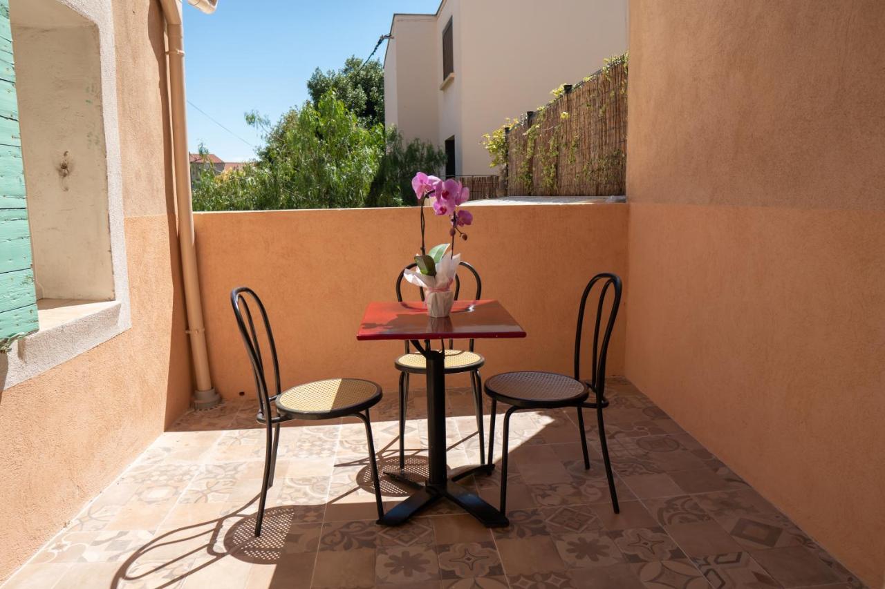 coeur de ville t2, terrasse, clim tt équipe, parking Sanary-sur-Mer Exterior foto